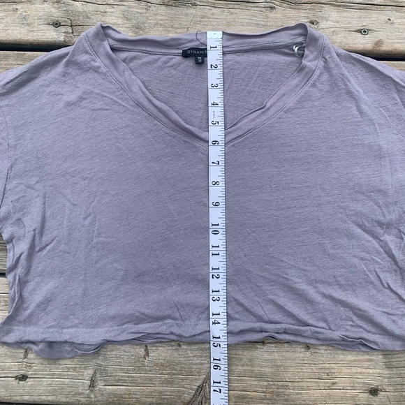 💙 Dynamite Lavender Cropped V-Neck T-Shirt | Size P/S - Picture 5 of 6